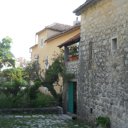 Apartments Subotic Risan Exterior photo
