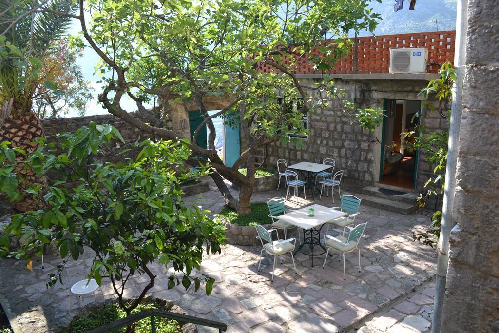 Apartments Subotic Risan Exterior photo