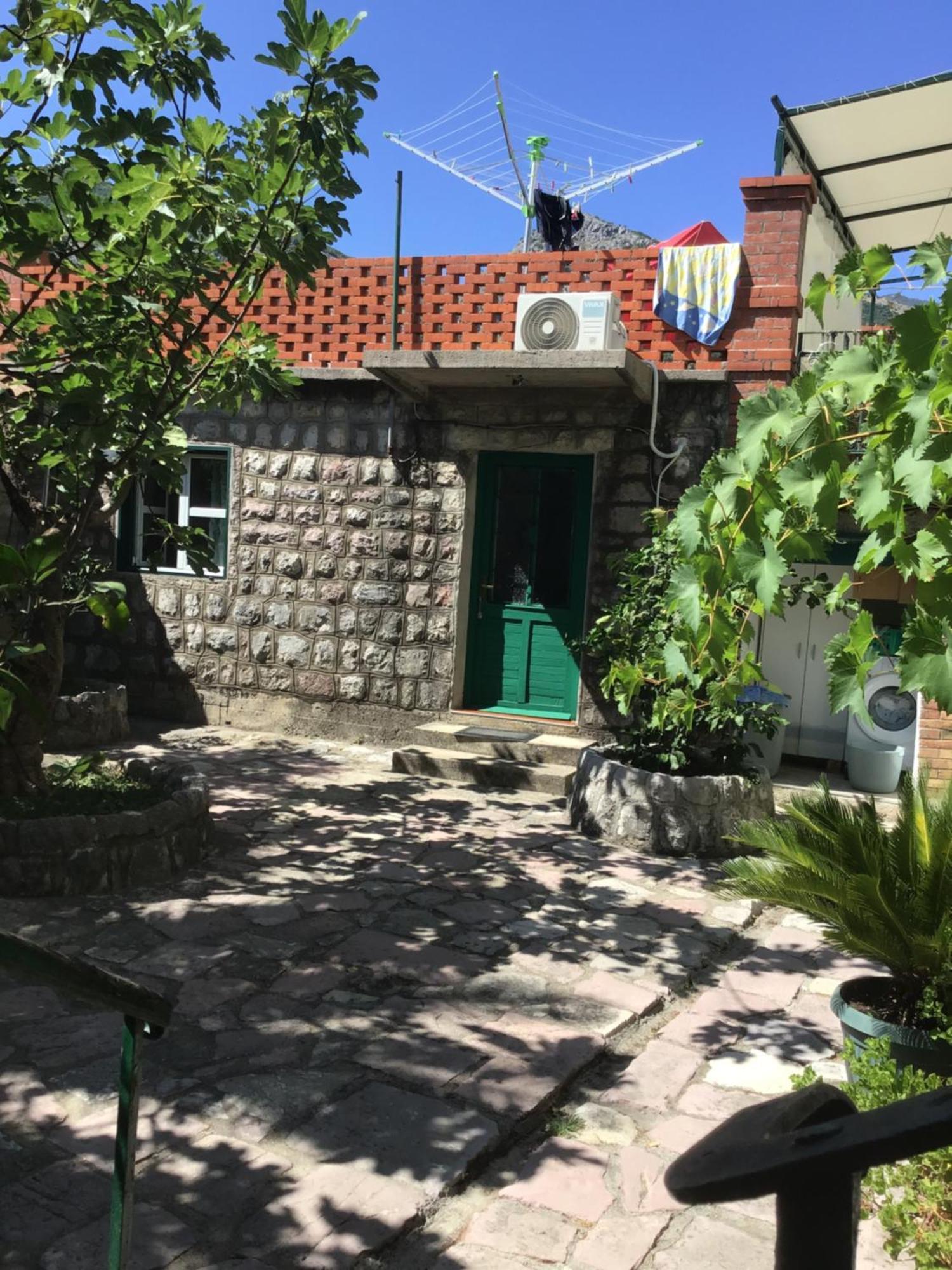 Apartments Subotic Risan Exterior photo